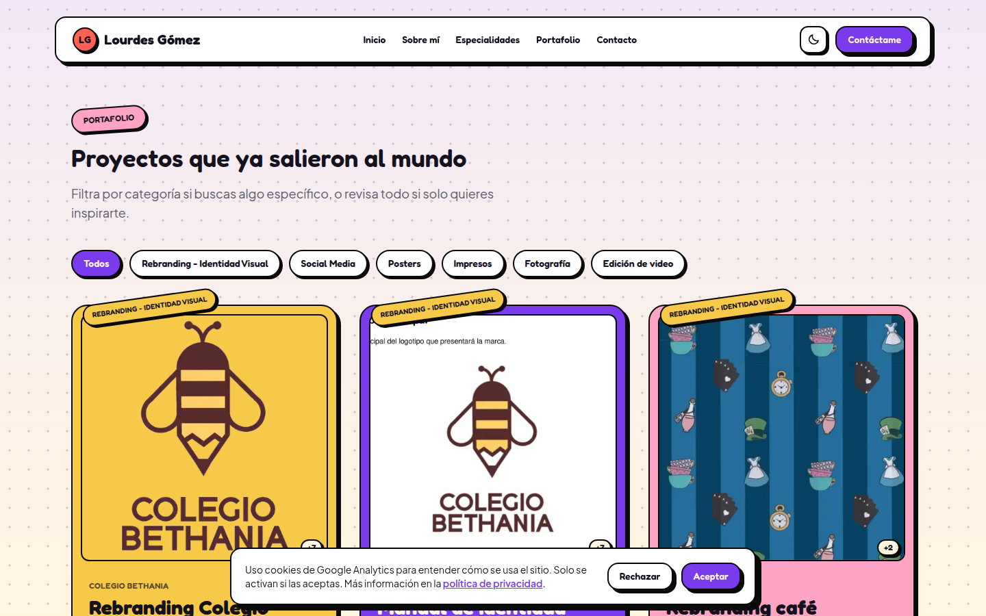 Galería de trabajos de diseño en el portafolio de Lourdes Gómez.